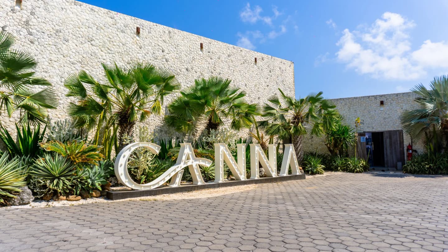 Canna Beach Club Nusa Dua